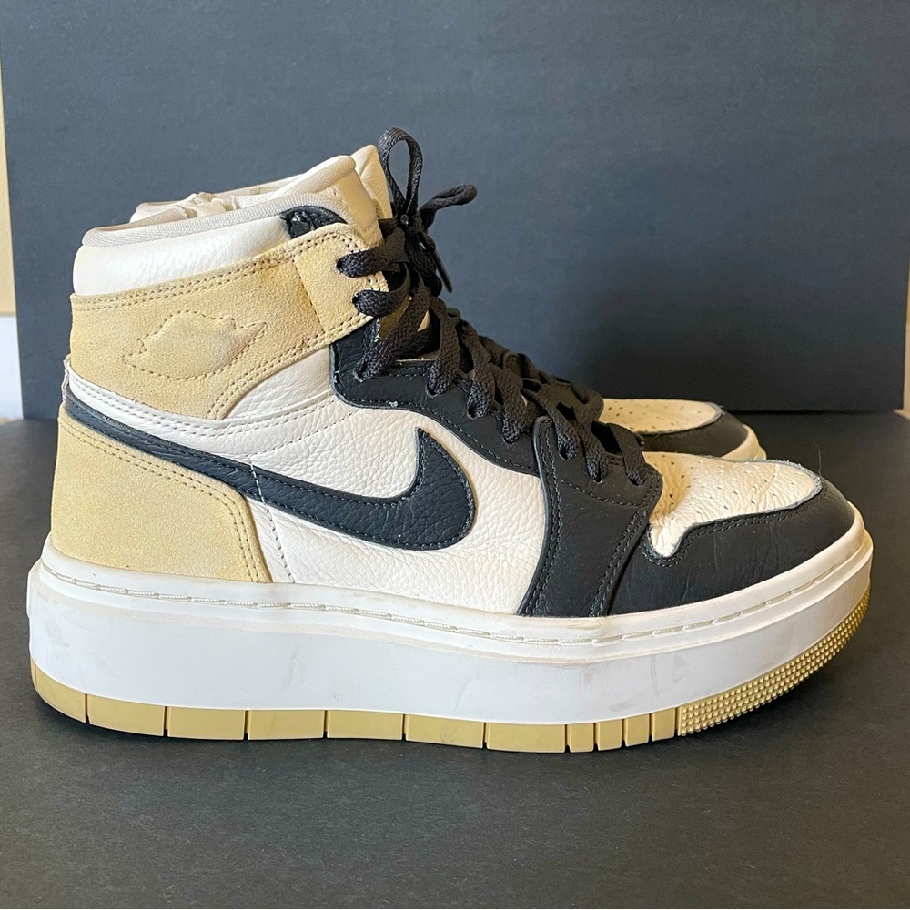 Air Jordan 1 Elevate High Women’s Tennis Shoe. Size 9. Worn once.